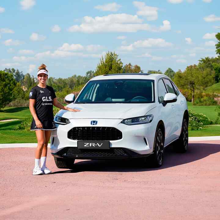 Bea González y Honda ZR-V Full Hybrid