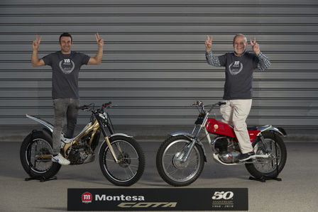Toni Bou junto con la Cota 50 Aniversario y Pere Pi con la Montesa Cota 247 con la que ganó el primer Campeonato de España de Trial