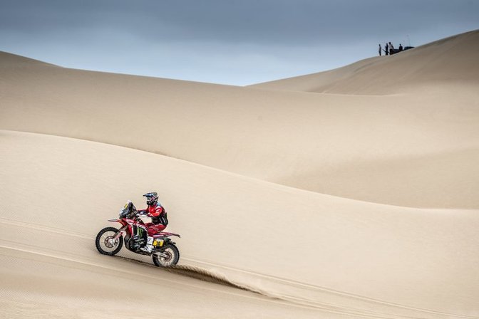 cornejo subiendo duna dakar 2019