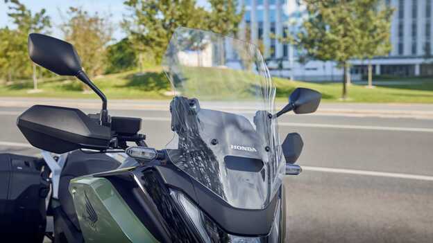 Primer plano de la motocicleta NC750X que muestra el material sostenible Durabio™.