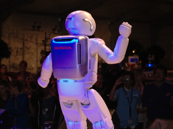 ASIMO en la RoboCup World Championships 2013 en Eindhoven.