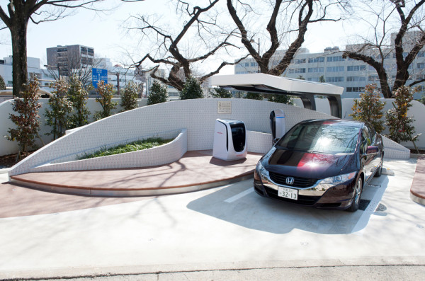 20625_Solar_Hydrogen_Station_in_Saitama