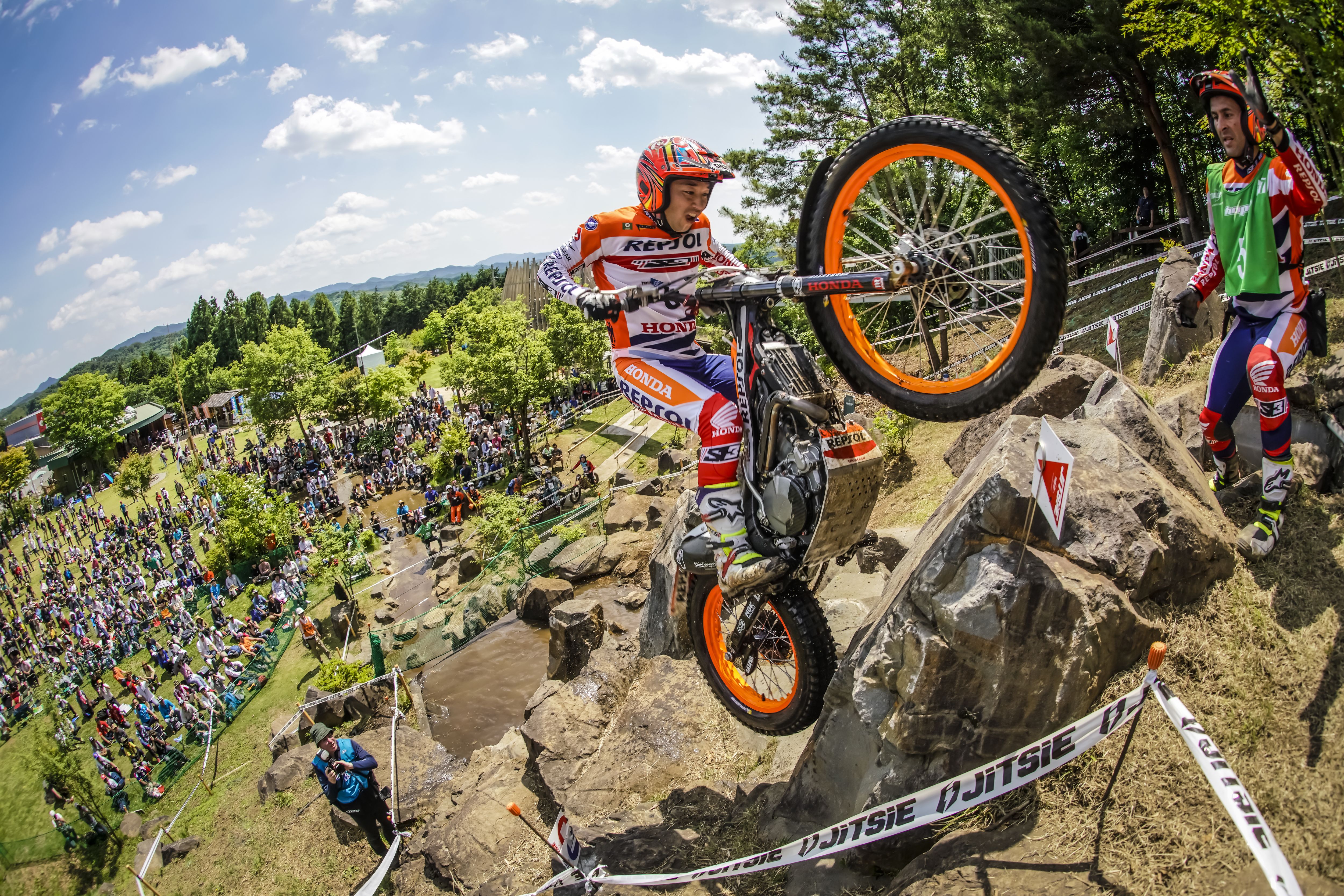 605-takahisa-fujinami-toni-bou-trialgp-japon-repsol-honda_01