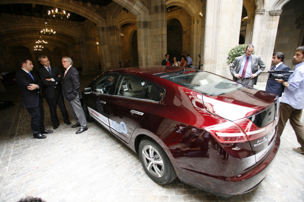 Presentación del FCX Clarity en el Ayuntamiento de Barcelona, junio de 2011. 