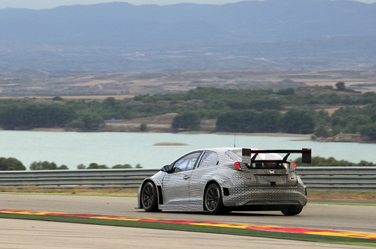 Honda Civic WTCC 2014 test  Motorland