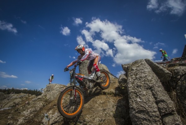 Toni Bou en los ensayos de Portugal (2015)