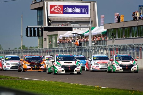 Parrilla de salida en la carrera del WTCC de Eslovaquia (27-28 abril)