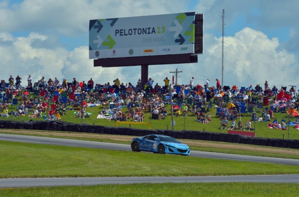 El prototipo del NSX antes de la carrera de Mid-Ohio