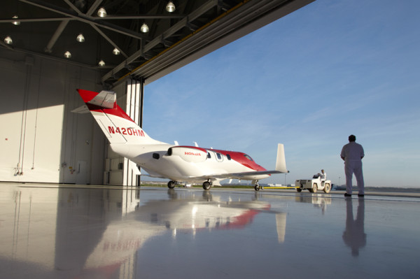 rolls-out-for-flight